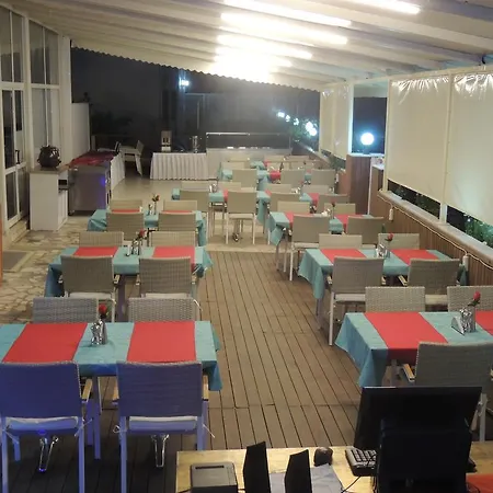 Apart Otel La Mosae 3*